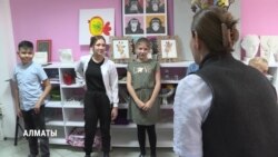 В Казахстане победившие рак дети играют в благотворительных спектаклях